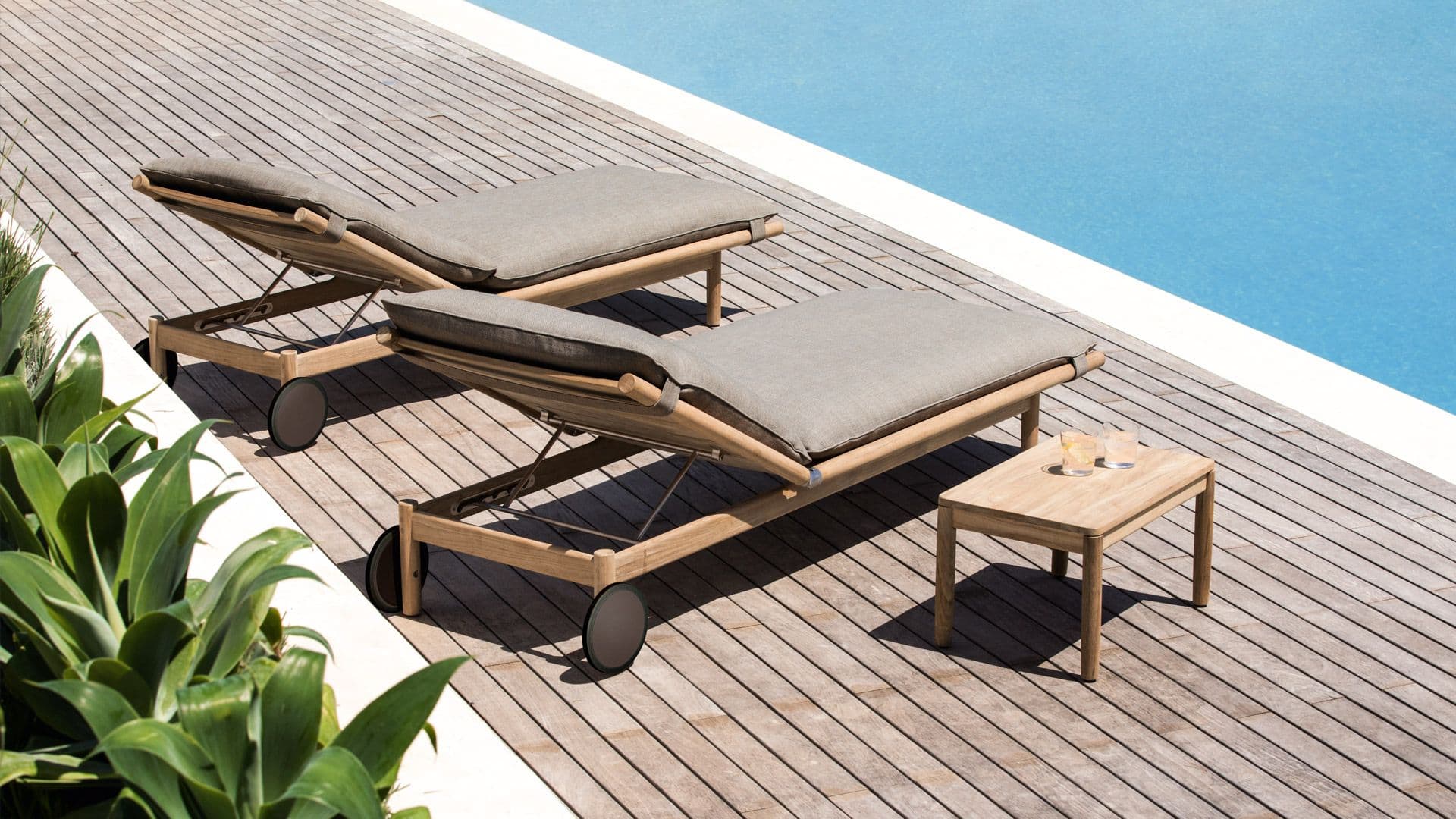  Pool Deck Lounge