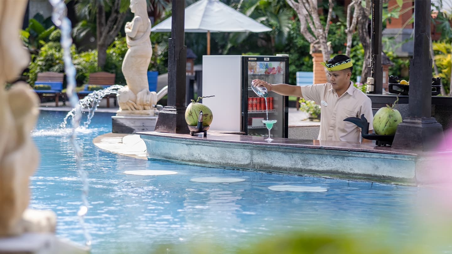 Pool Bar
