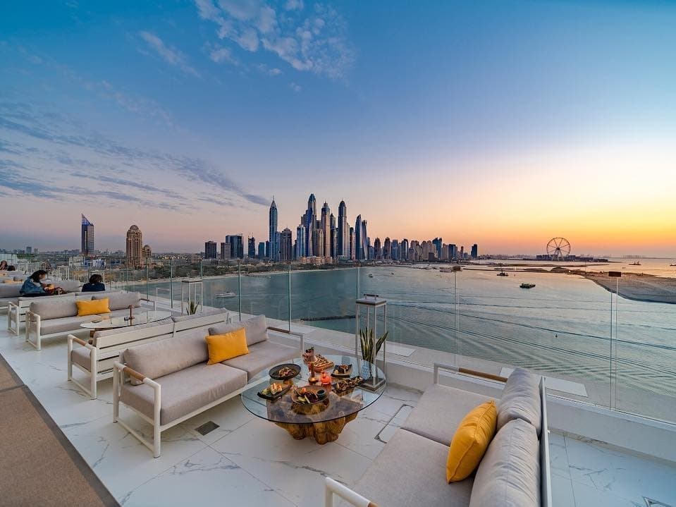 Rooftop Restaurant With Viewing Gallery